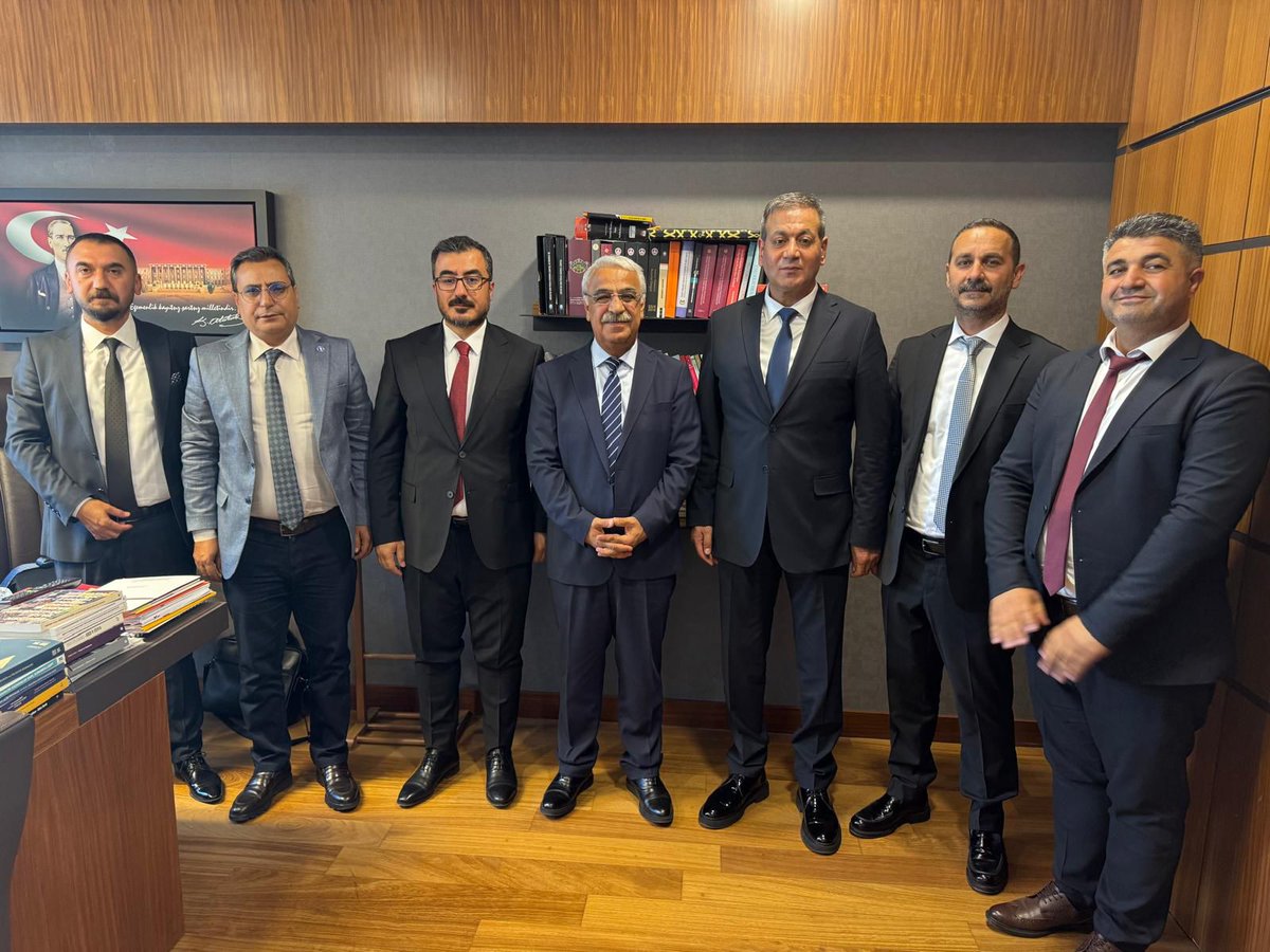urfasmmmo's tweet photo. Kurul başkanlarıyla birlikte,TBMM’de; DEM Parti Eş Genel Başkanı Tuncer Bakırhan,Şanlıurfa Milletvekili Dilan Kunt Ayan,AK Parti TBMM İdare Amiri ve Şanlıurfa Milletvekili İbrahim Eyyüpoğlu ile barış süreci sözcüsü ve Şanlıurfa DEM Parti Milletvekili Mithat Sancar’ı ziyaret ettik https://t.co/klKKapEDSJ