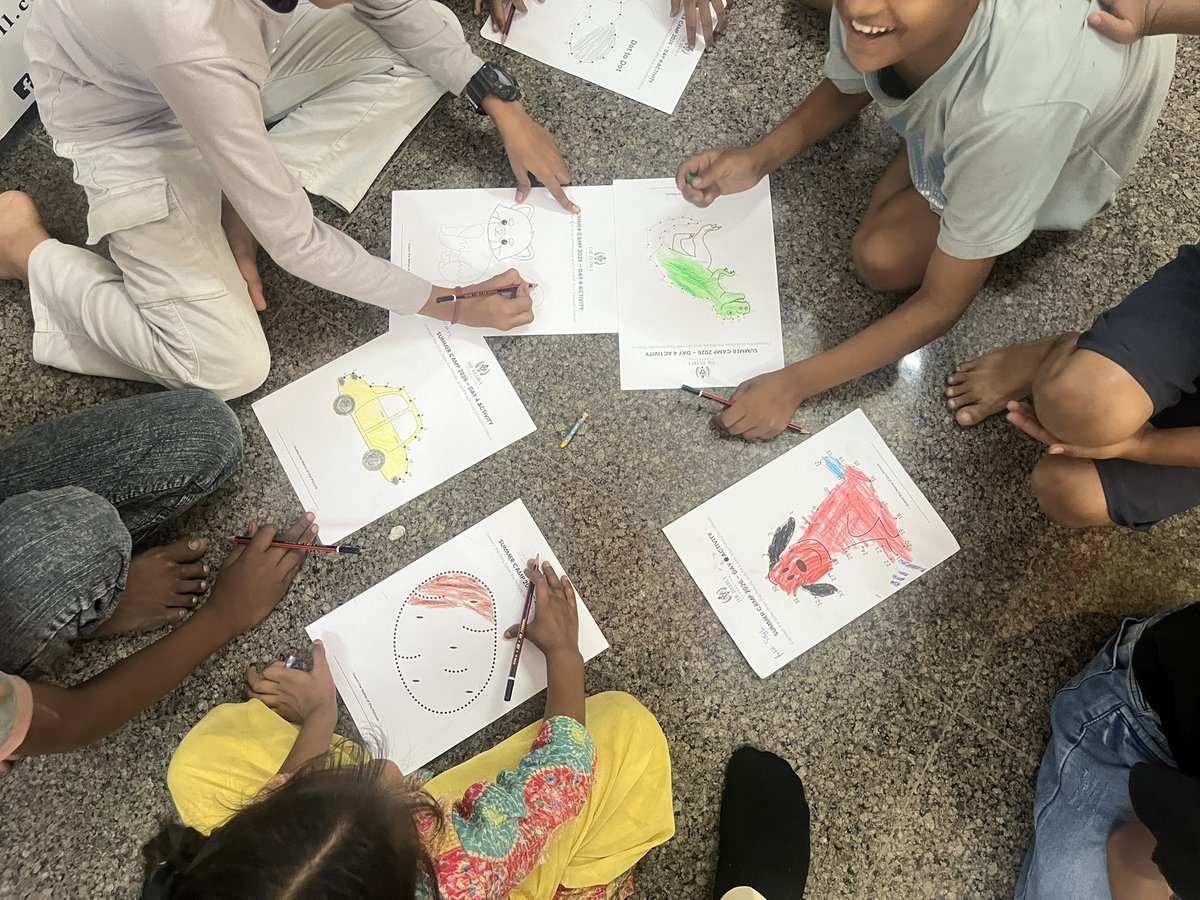 TheRudraFdn's tweet photo. 🎨🌈 समर कैंप – दिवस 5
नन्हे कलाकारों ने हाथी, मगरमच्छ और हवाई जहाज की सुंदर चित्रकारी कर अपनी रचनात्मकता का शानदार प्रदर्शन किया। 🐘🐊✈️
आप भी इस पहल से जुड़ें और अपने सहयोग से बच्चों के सपनों को नई उड़ान दें। ❤️🙏
#SummerCamp #DrawingCompetition #ChildDevelopment #support https://t.co/8djPhA0Fj8
