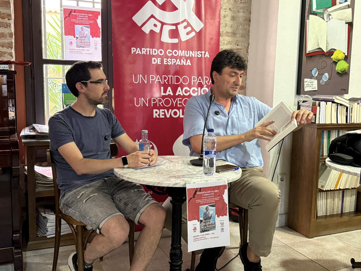 pcevalladolid's tweet photo. 👏 Gracias a todas las personas que os acercasteis ayer a la presentación del libro “Un poeta en la historia. Vida de Miguel Hernández”, la biografía más rigurosa y actualizada sobre una de las figuras más imprescindibles de la literatura y la lucha por la libertad en España. 

Mil gracias a su autor, @MarioAmoros1973, reconocido historiador, periodista y militante del PCE, por ofrecernos esta ventana a la vida de Miguel Hernández, y a la librería Sandoval por acoger el acto. 

#pce #miguelhernandez #poeta #biografia #memoria