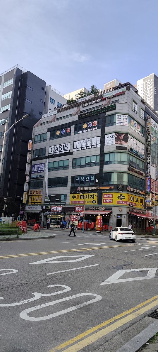 joknian's tweet photo. Korea Day 1 - Incheon Soraeyeok-ro Scenery

1/2 https://t.co/JJ12gJ6rr0