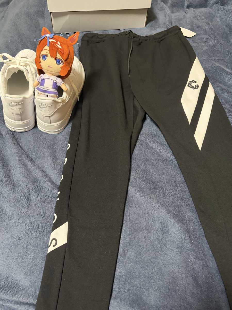 yashiki_527's tweet photo. ウマ娘7th前にバチバチに髪を仕上げてもらって、新しい靴と新しいズボンも買ってきた✌️ https://t.co/rMWuwPJTsF