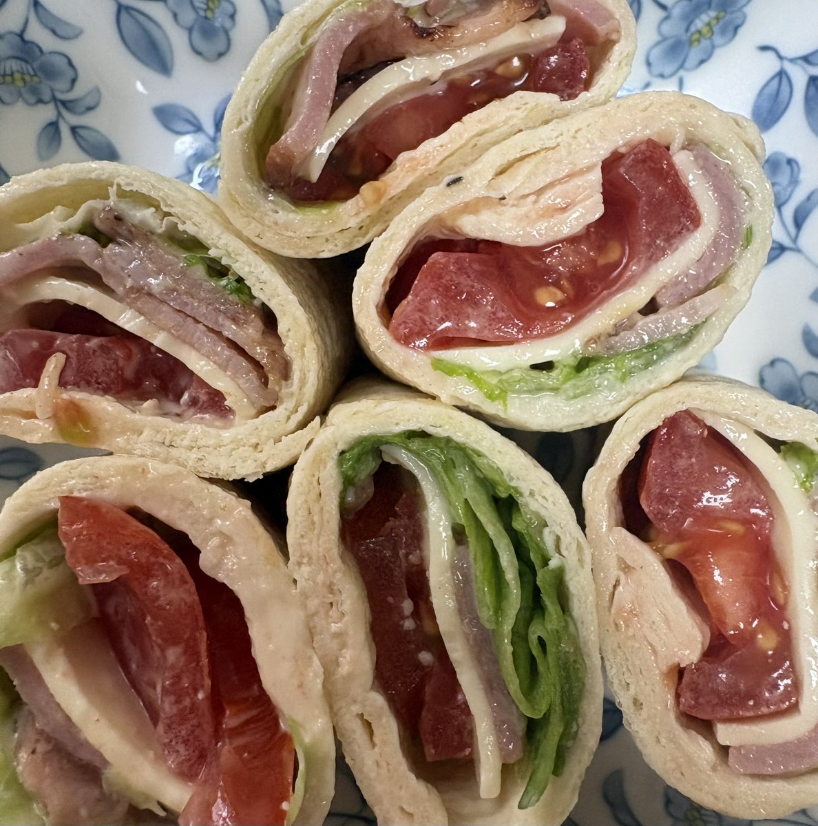 Johnetsu_moon's tweet photo. ちょっと最近のニュースで微妙ですが…ハイローラーを作ってみました
形は何ですが、一応ちゃんとハイローラーの味がしました😅 https://t.co/uAjNzQA3pF