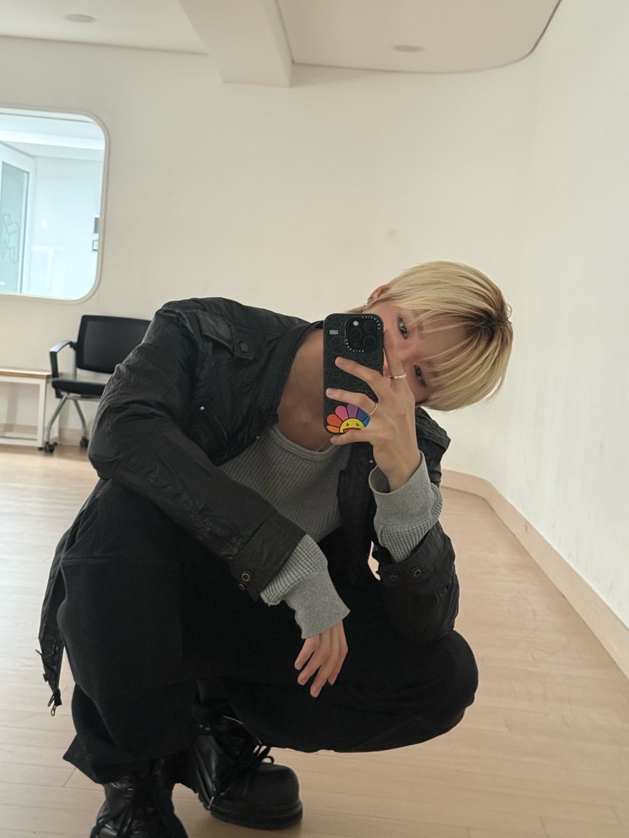 chaekitS2's tweet photo. 어깨 넓은 남자 ♡ 나 https://t.co/5ElwLLdgrO