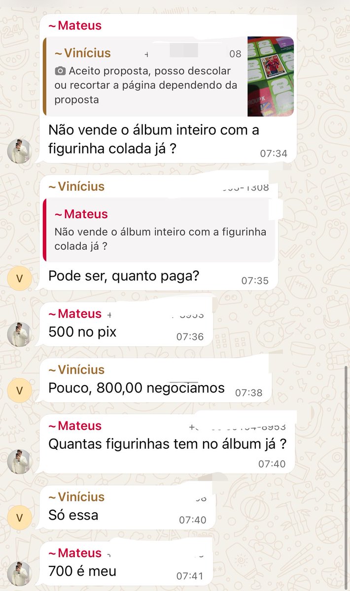 devjuninho's tweet photo. o cara acabou de ganhar R$700 reais pq ele tem um álbum com a figurinha do CR7 Dourada colada e vendeu 

ele tá certo

Errado sou eu q levanto cedo pra trabalhar https://t.co/4JjnWCM6aB