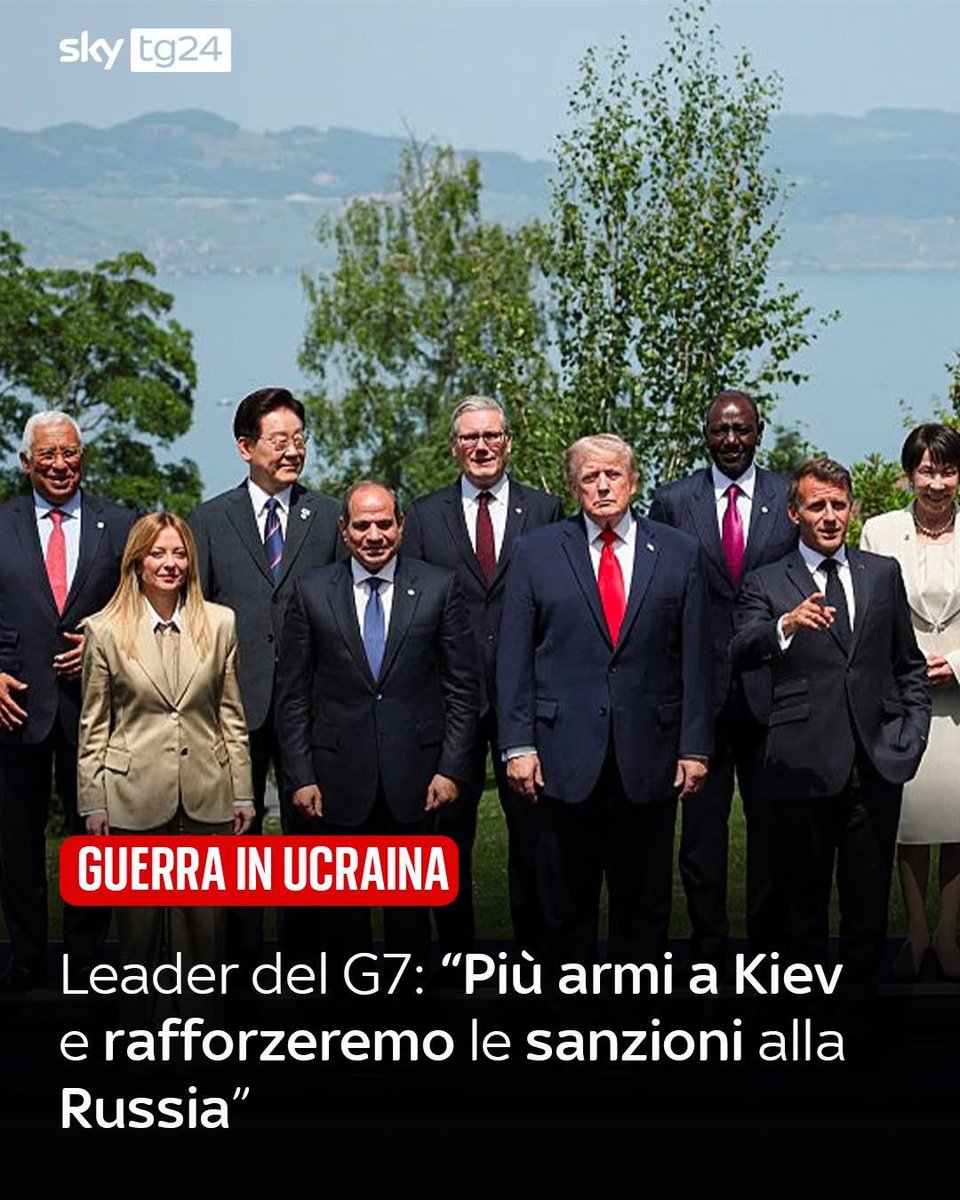 AdrianoValui's tweet photo. Sono 100 anni che americani e inglesi usano l'ucraina per indebolire i russi,e gli altri dietro come burattini e le 2 esaurite della UE in prima fila!!! Giochi di potere che se ne fregano di guerre e morti!!! Putin in tutto questo un signore!! https://t.co/HHrQAieNSm
