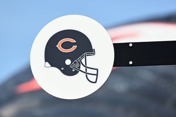 firstroundmock's tweet photo. The Bears are EASY to defeat.

1. Shut down the run. 
2. Shut down the short passing game.
3. Force Caleb Williams to throw 10+ air yards. 

Game over.

Photo Credit: Getty Images https://t.co/KoKIkPrDg7
