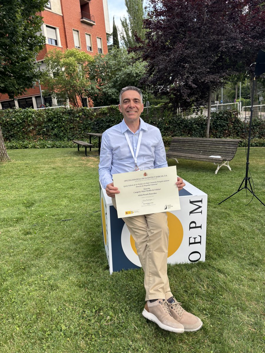 parcbit's tweet photo. L'#EcosistemaEmprenedor del #Parcbit està d'enhorabona!
🏆 Adrian Brancolino, CEO d' https://t.co/9ihrFKYhID ha estat guardonat amb una menció especial als Premis de l'@OEPM_es!
Un reconeixement al talent emprenedor i la innovació a les #IllesBalears
https://t.co/9WSIDPsAFm https://t.co/HsnIDapOW7