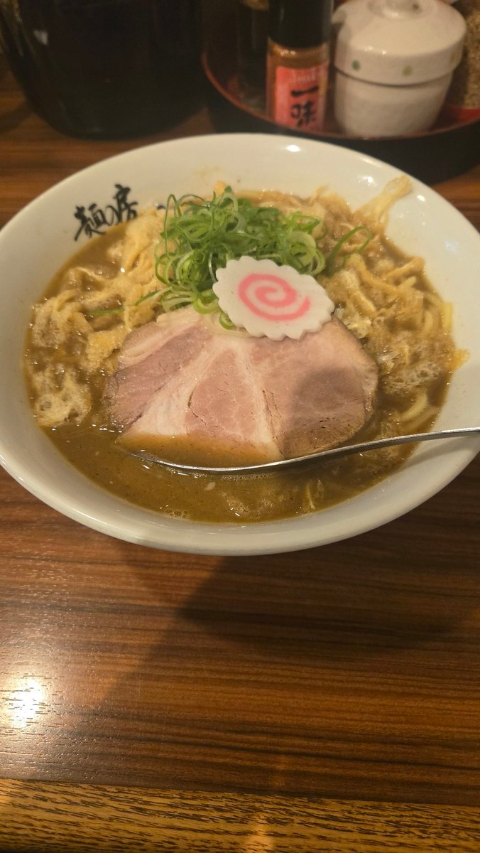 glabak's tweet photo. そんなことよりラーメン https://t.co/cB3QtMeay6