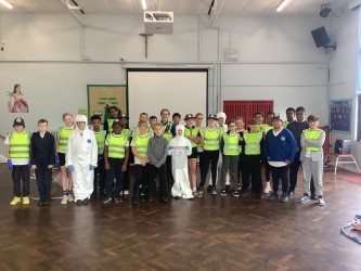 Policingstoke's tweet photo. Thank you to all the Year 6 children at St Maria Goretti Academy who have taken part in Police Cadets this week with PCSO Tench, well done to everyone involved. https://t.co/LYrTqJEO5k