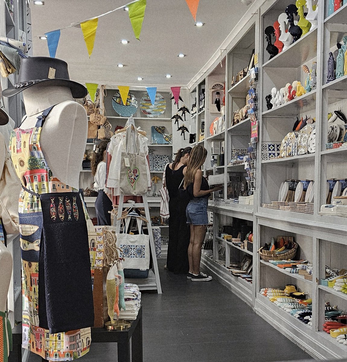 AlfamaShop's tweet photo. After being closed for 2 days due to unforeseen circumstances, we are pleased to announce that we have reopened. Welcome back! Thank you. #Alfama https://t.co/Kpi4NGoW6Z