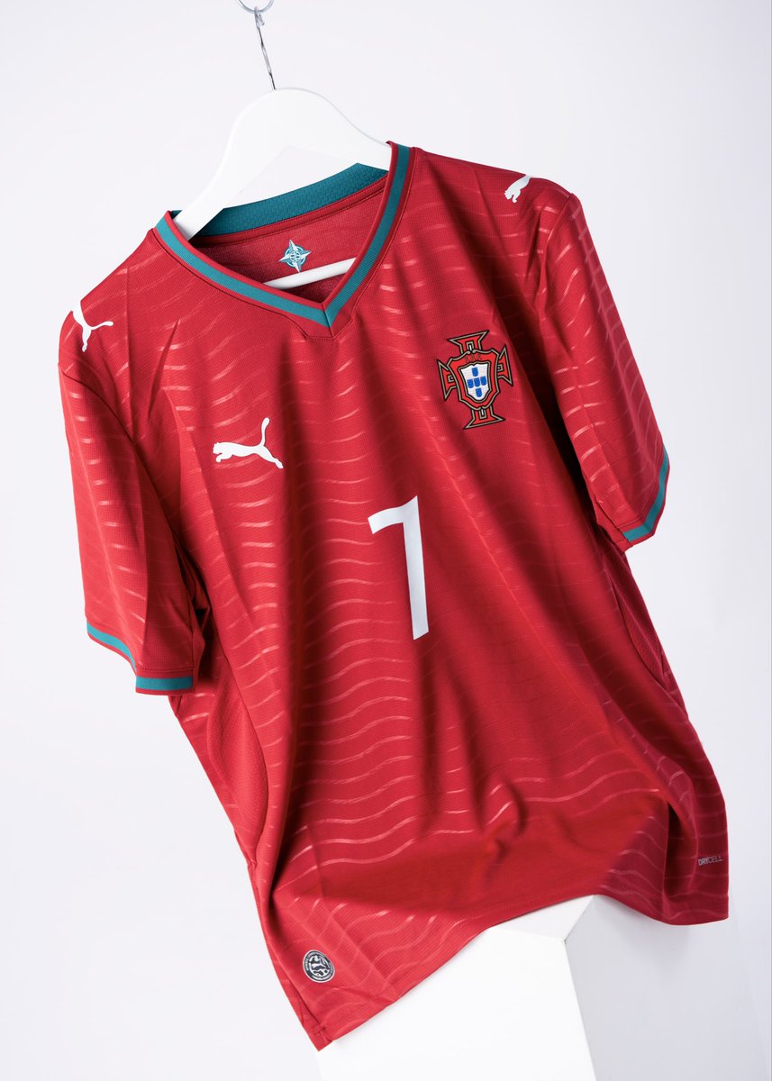thetipsguide's tweet photo. 🇵🇹 Ronaldo shirt anyone?

We're giving away this shirt (adults size large) 👀

To enter:

👉🏼 Repost, like &amp; comment

👉🏼 Follow @bettingvillage @thetipsguide &amp; @statsvillage 

18+ only https://t.co/i8gtjDDFG8