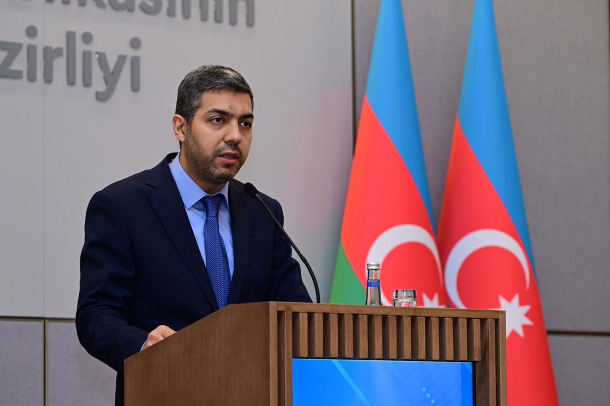 AzerbaijanMFA's tweet photo. “Şəffaf, məsuliyyətli və səmərəli dövlət xidmətlərinin göstərilməsi vasitəsilə insan hüquqlarının və Dayanıqlı İnkişaf Məqsədlərinin təşviq edilməsi” mövzusunda seminara dair mətbuat məlumatı

⬇️⬇️⬇️

https://t.co/Zzegckinu7

#HumanRightsMonth
#İnsanHüquqlarıAylığı https://t.co/IM886mEqhC