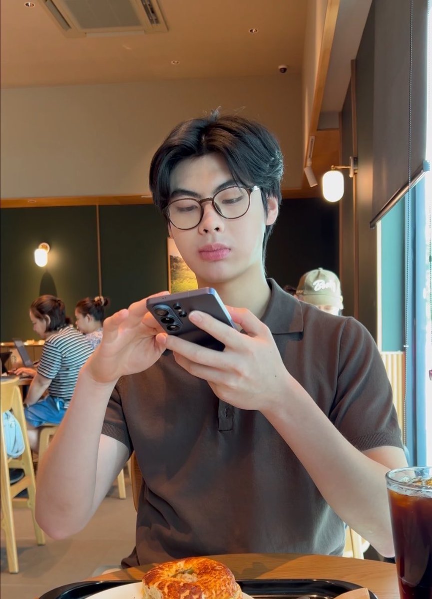 heartymi0's tweet photo. โคตร boyfriend material เหมือนสามารถมีนางในชีวิตได้แต่ก็แค่เหมือนอะ

( #tthi_eks ) https://t.co/J27aggjfHT