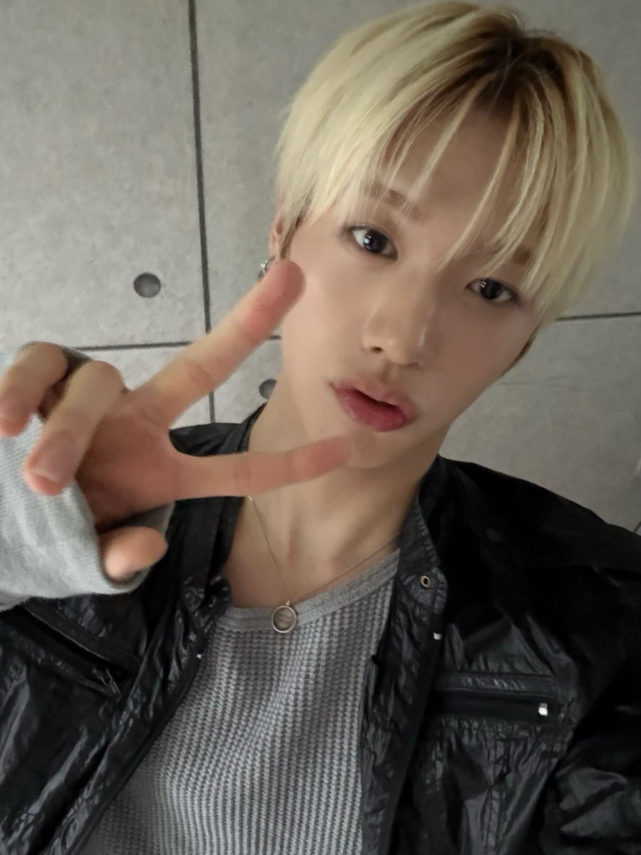 04_blobb's tweet photo. 아 울음ㅜ ㅜ ㅜ ㅜ ㅜ ㅜ ㅜ ㅜ ㅜ ㅜ https://t.co/kadWJijQOM