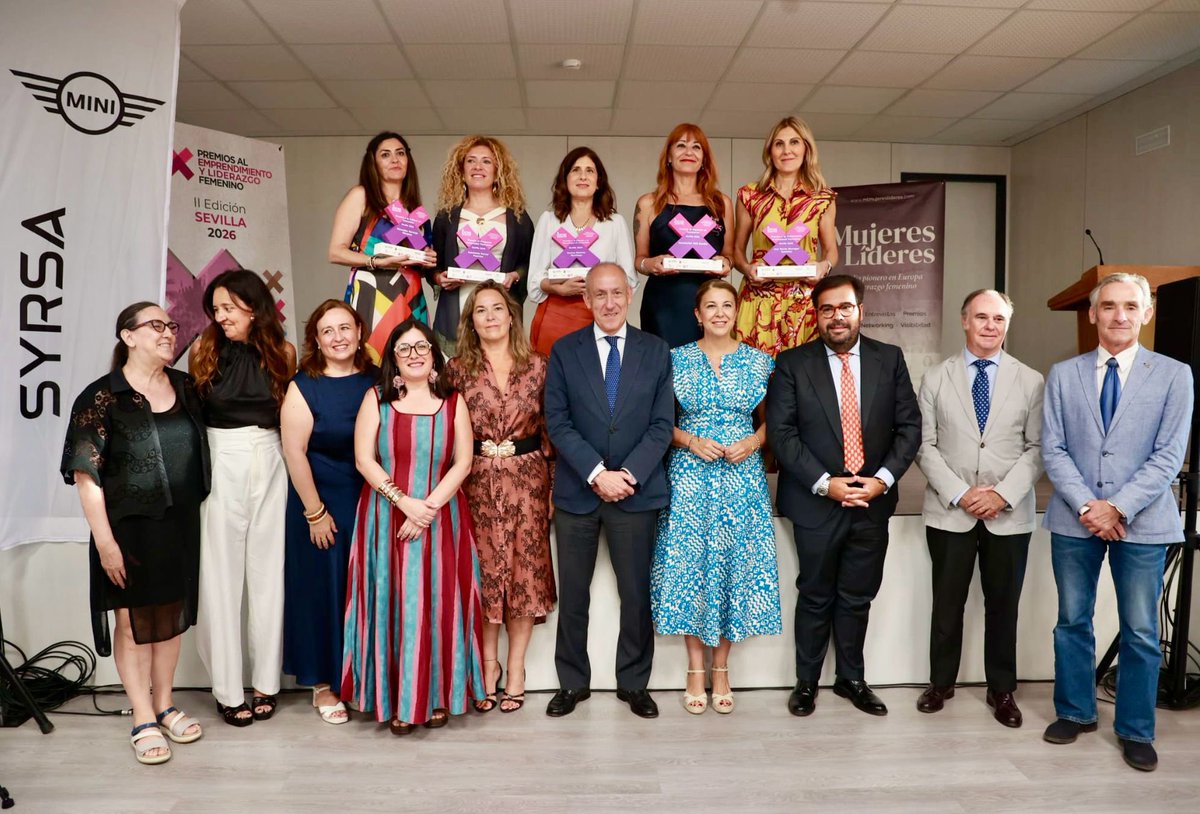 Soriano_Alcalde's tweet photo. Ayer acogimos en Tomares la celebración de los II Premios al Emprendimiento y Liderazgo Femenino de Sevilla. 💪🏻

Creo que la igualdad de oportunidades es lo que de verdad mueve a una sociedad hacia adelante. Apoyar los proyectos de mujeres emprendedoras y con talento es una apuesta segura por el futuro de nuestra provincia.

Muchísimas felicidades a las cinco premiadas de este año. 👏

Gracias por ser ese ejemplo que tanto necesitan las niñas y jóvenes de hoy.