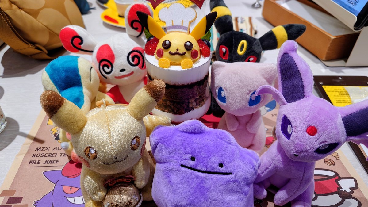 sonpuppu's tweet photo. 本日、リニューアル初日のポケモンカフェへ。やはりショーをスムーズにできるような内装になり、プログラムも工夫を感じた。この楽しい空間に再びおじゃますることができて感慨深かった。ポケモン関係のスタッフの皆様、色々あって大変だったかと思いますが、変わらぬおもてなしに感謝。また伺います。 https://t.co/pQYqIhkumo
