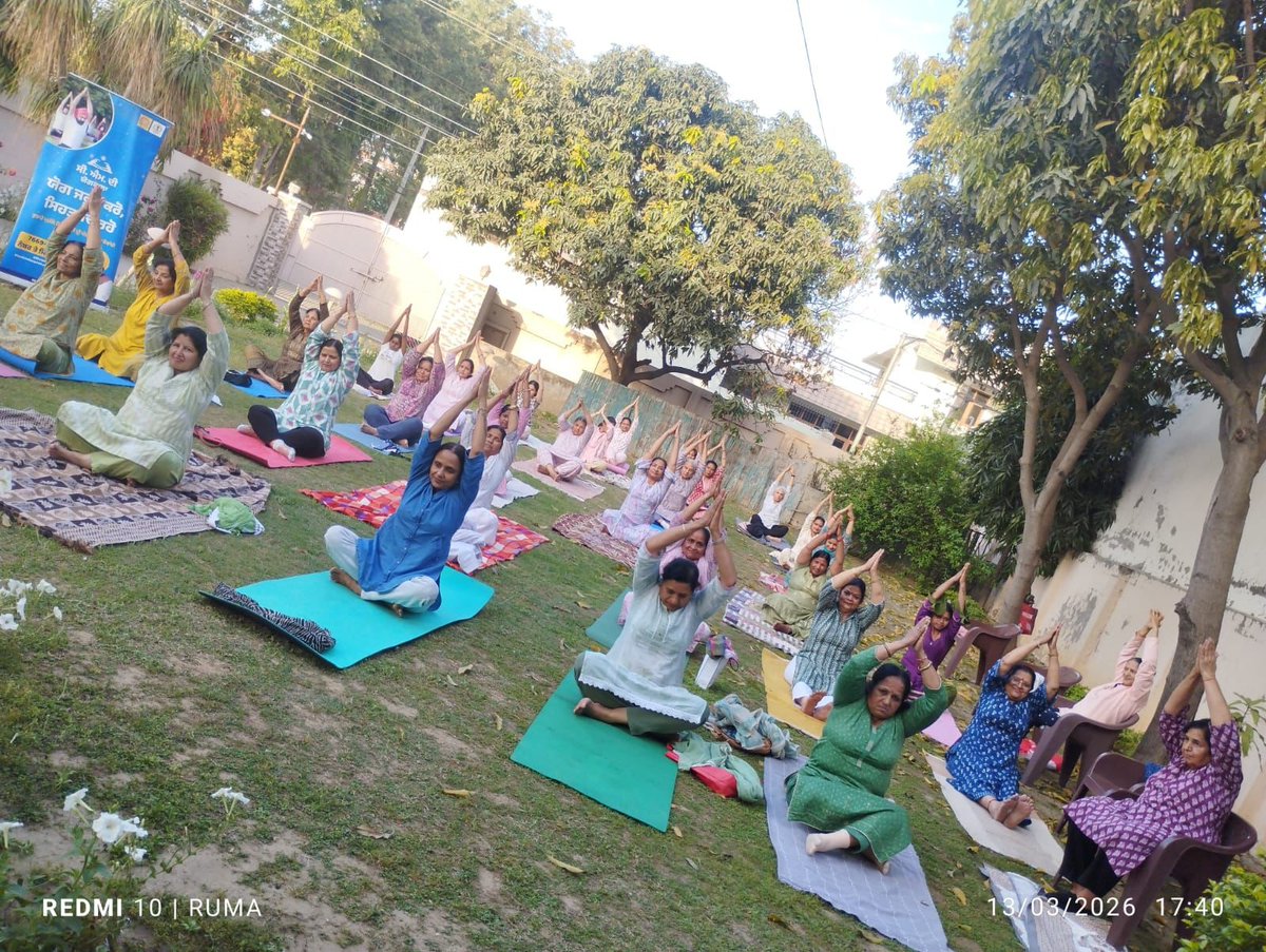 Lavi1262742's tweet photo. #YogaInspiration #Cmdiyogshala
@AAPbalbir @KamleshMSU #Yogaforall #Lifechanger #aap #HealthyPunjab #Visionlife #HealthyIndia #pbGovt @AAPPunjab @PbGovtIndia @Abhitripathi73 https://t.co/0LmjN1Hxah