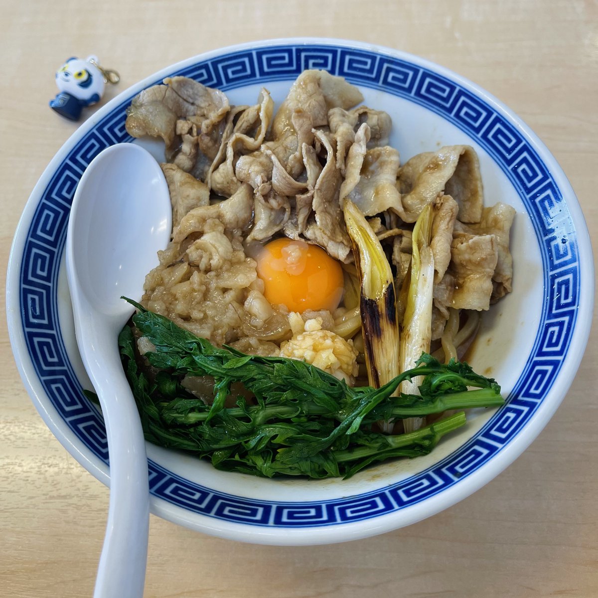 ramenmemorandum's tweet photo. ぽっちん🐾のラーメン備忘録 : 146
📋すき焼きまぜそば
👛￥1200
📍#満帆 (伊勢崎店) https://t.co/4US3XzLmr0