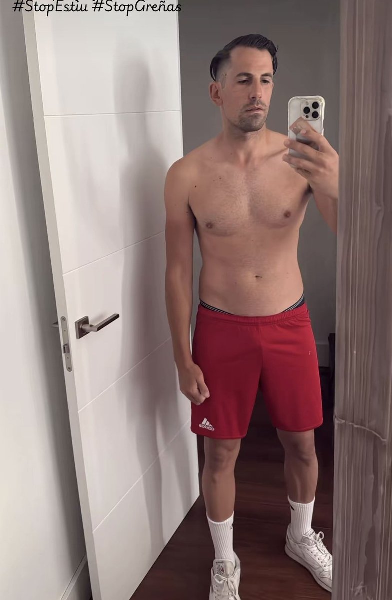 Liset90367086's tweet photo. Se nos pone fuerte 💪🏻 
Y corte fresquito para el verano
Un deseo: qué vuelvan los rizos !! https://t.co/wJBLN4oRrs