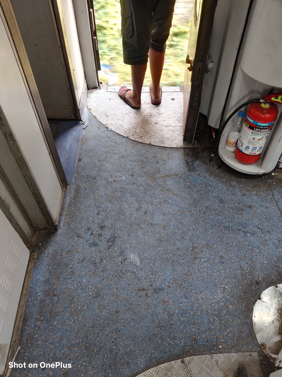 GuptaKrish91249's tweet photo. Currently traveling in 2Ac (Coach No:- A1) of 12801. There has been no cleaning done in the coach since the morning near the washroom areas at both ends of the Coach. @RailMadad @EastCoastRail @RailMinIndia @RailwaySeva https://t.co/neyHyGyU8I
