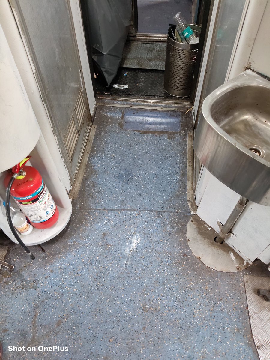 GuptaKrish91249's tweet photo. Currently traveling in 2Ac (Coach No:- A1) of 12801. There has been no cleaning done in the coach since the morning near the washroom areas at both ends of the Coach. @RailMadad @EastCoastRail @RailMinIndia @RailwaySeva https://t.co/neyHyGyU8I