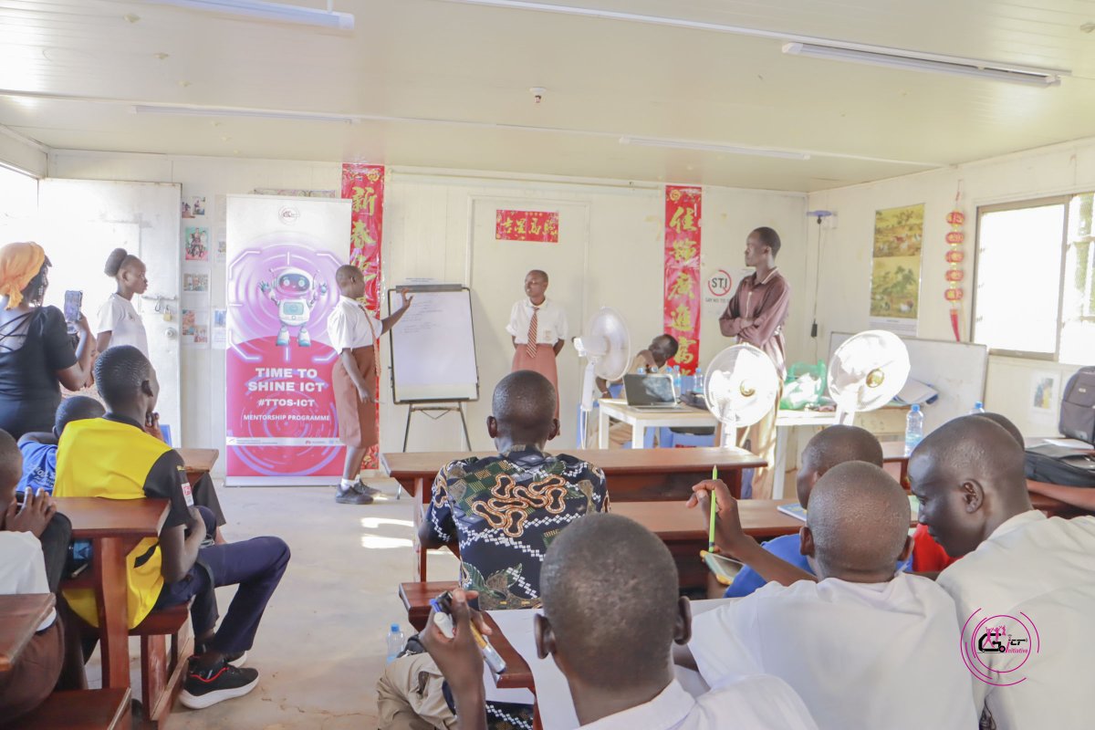 gogirlsictjuba's tweet photo. Week 4 was all about #DesignThinking! 💡Students explored real problems in their schools and communities, then reimagined how tech. could help solve them. One thing is clear: young ppl. are natural innovators when given space to think, collab. &amp; create. @grace_gaso @ITU @Huawei https://t.co/iPHhOmMzzf