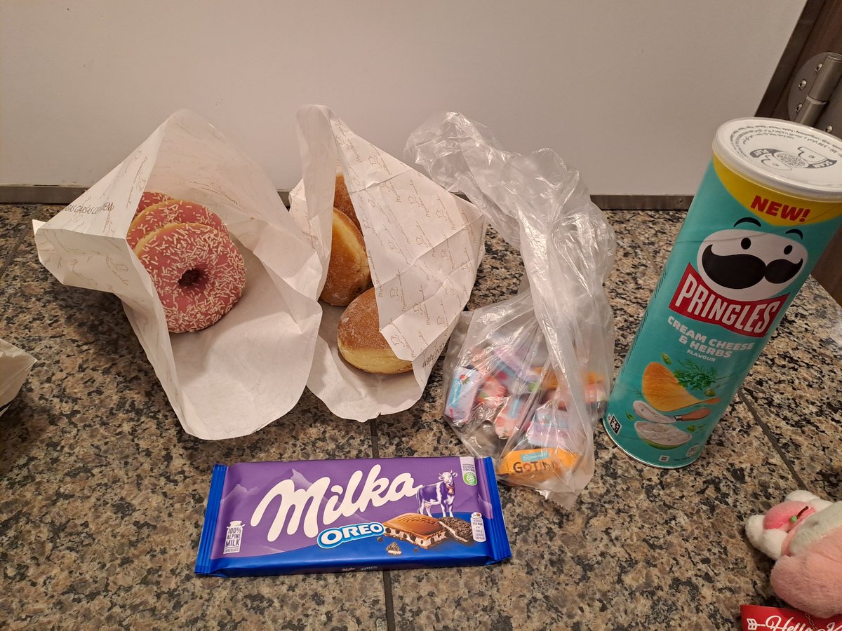 barbatos_so's tweet photo. Hello mall b/p, like 6k calories or more idk mann https://t.co/GUCwdh1KM0