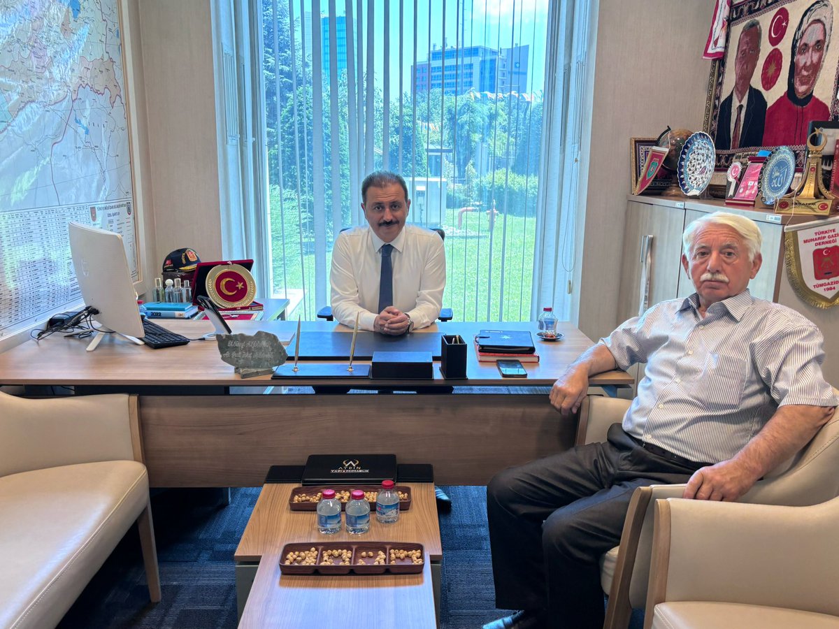 dtcuneytaldemir's tweet photo. 📍AK Parti Genel Merkezi

Tokat-Merkez, Gözova Köyümüzün değerli Muhtarı Burhan Yıldız’a nazik ziyaretleri için teşekkür ediyorum.

@AKPartiSPBGM https://t.co/5jXpTIOIev