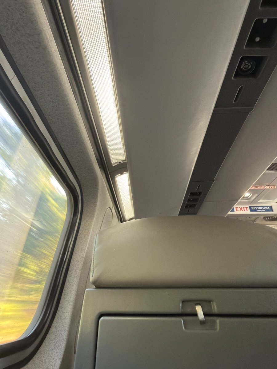 npcphilosopher's tweet photo. goooood morning everyone

it’s train day!!!

i woke up at 5 am i need more coffee https://t.co/2R1Rie4G1D