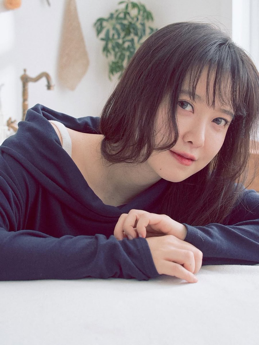 k_dramaindo_'s tweet photo. #GooHyeSun update foto terbaru rambut pendek
Ini sih Geum Jan Di tidak menua🩶 https://t.co/Q39jg1ulhk