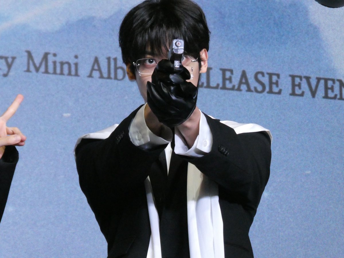 crmhmcdkit's tweet photo. かっこよかった…🔫 https://t.co/uLstTE1euA