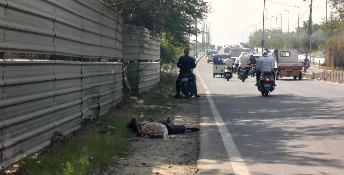 srj0408's tweet photo. @VijetaRattani @samajwadiparty @CMOfficeUP @myogiadityanath Not sure to whom 112 credit should go but saw how responsive they are. Saw a guy yesterday lying on the road ( under the influence of alcohol) in the afternoon. Called 112, within 15 minutes the vehicle came. They even called to take the feedback. https://t.co/T76KxOxRp4