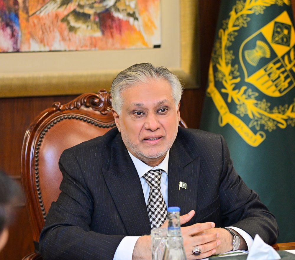The_Nation's tweet photo. Pakistan repatriates 30 Iranian nationals: Dar
https://t.co/mJVnqPlPFA
#Repatriate @MIshaqDar50 https://t.co/oJhtG8JpPU