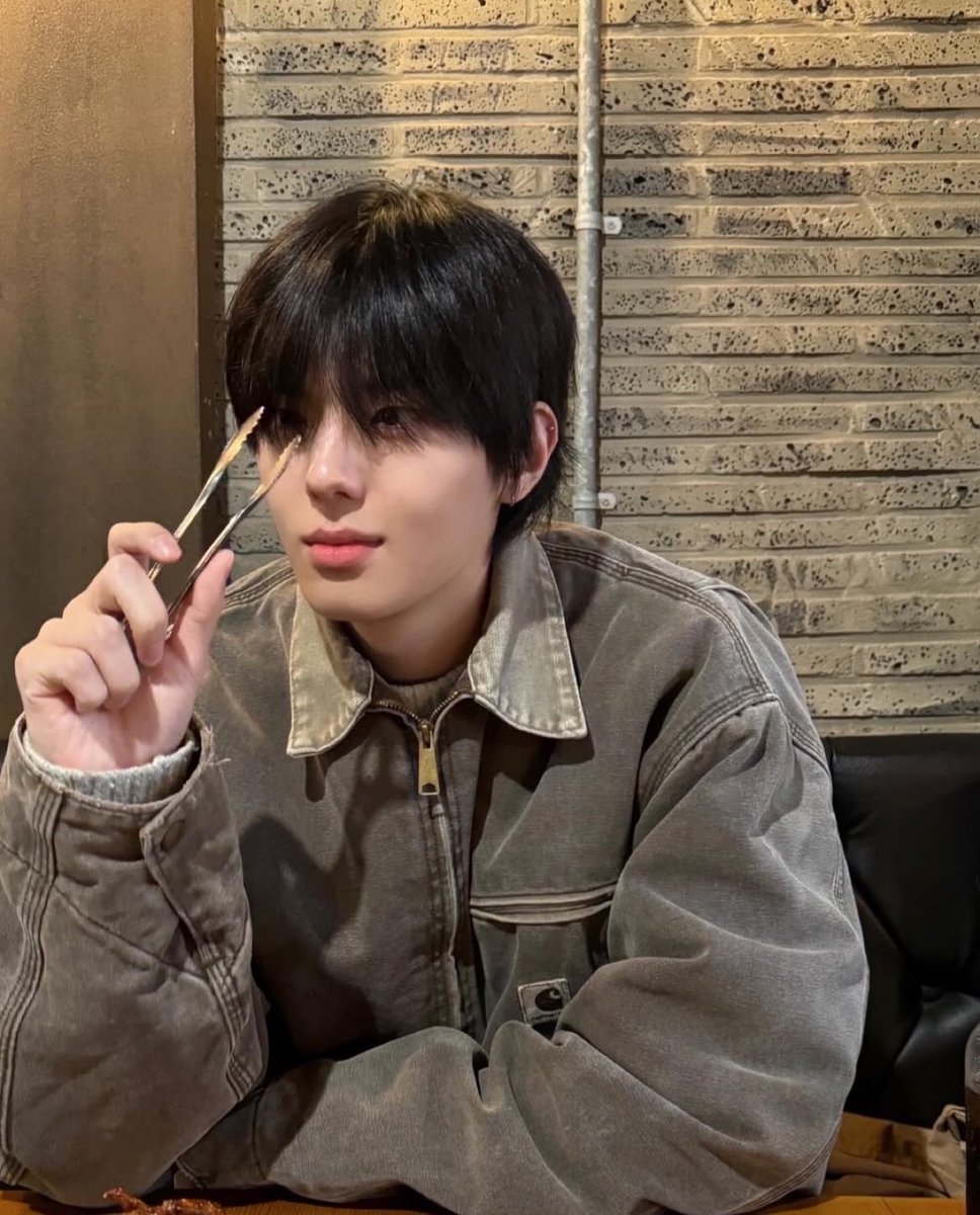 yuboo398's tweet photo. 준민이형이 찍어준 사진이란 거 알면 더 좋아짐..////// https://t.co/kHGJtNuroc