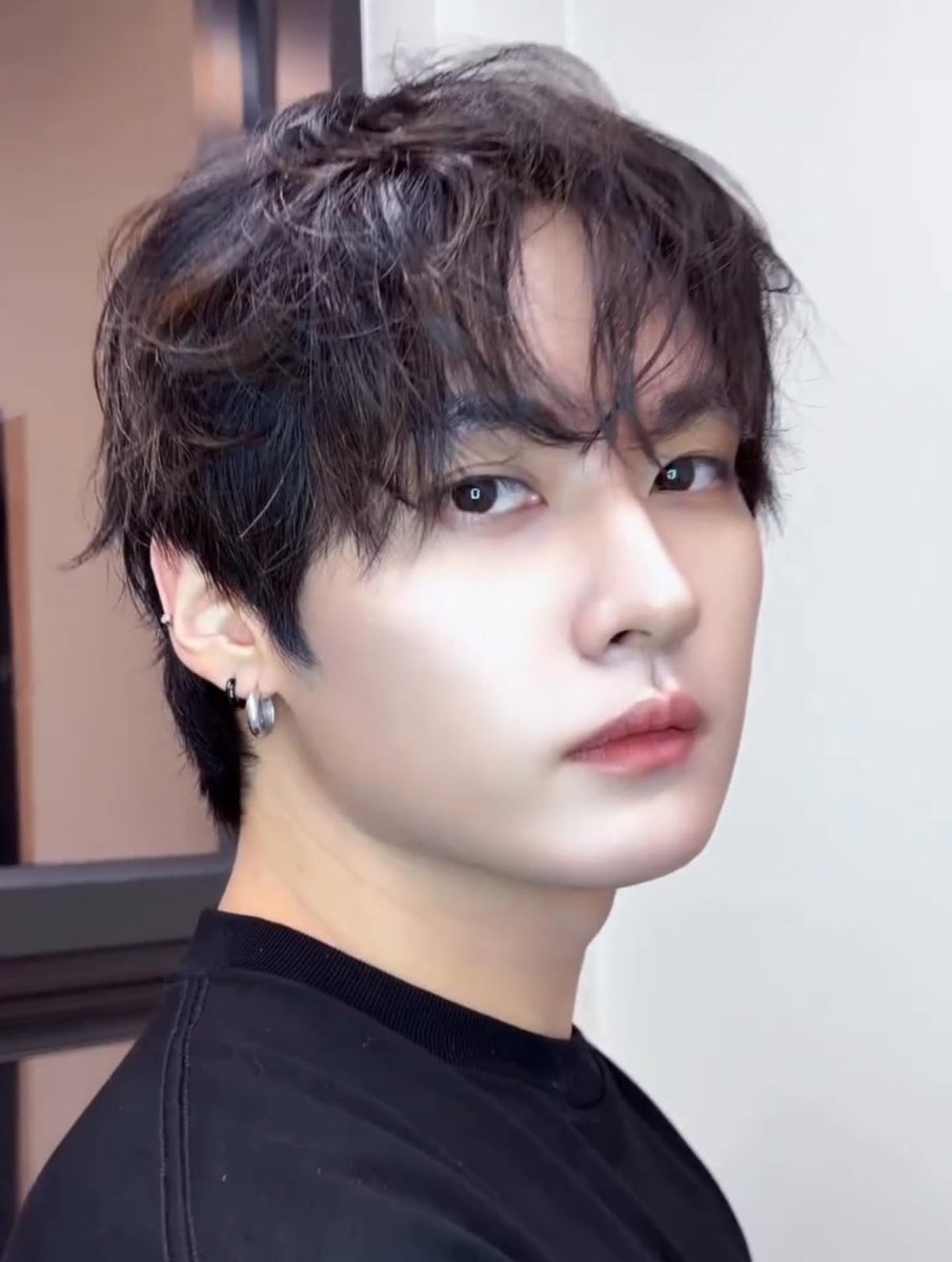 hanmingg's tweet photo. sosososososo beautiful 🥹😭🖤 https://t.co/EmJ2eJO671