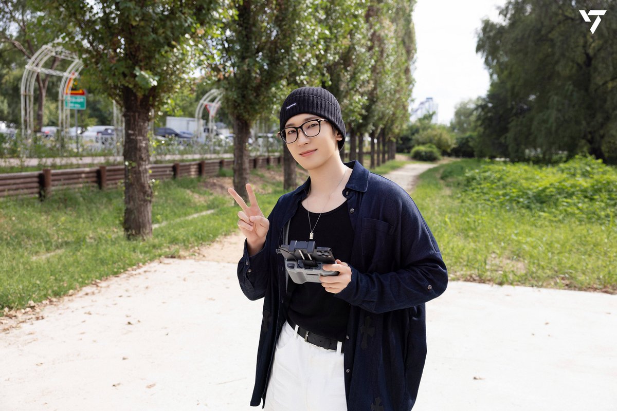 urijib_mw's tweet photo. 260617 EVERY WONWOO Vlog Photo Sketch
#원우 #WONWOO https://t.co/86mi0us470