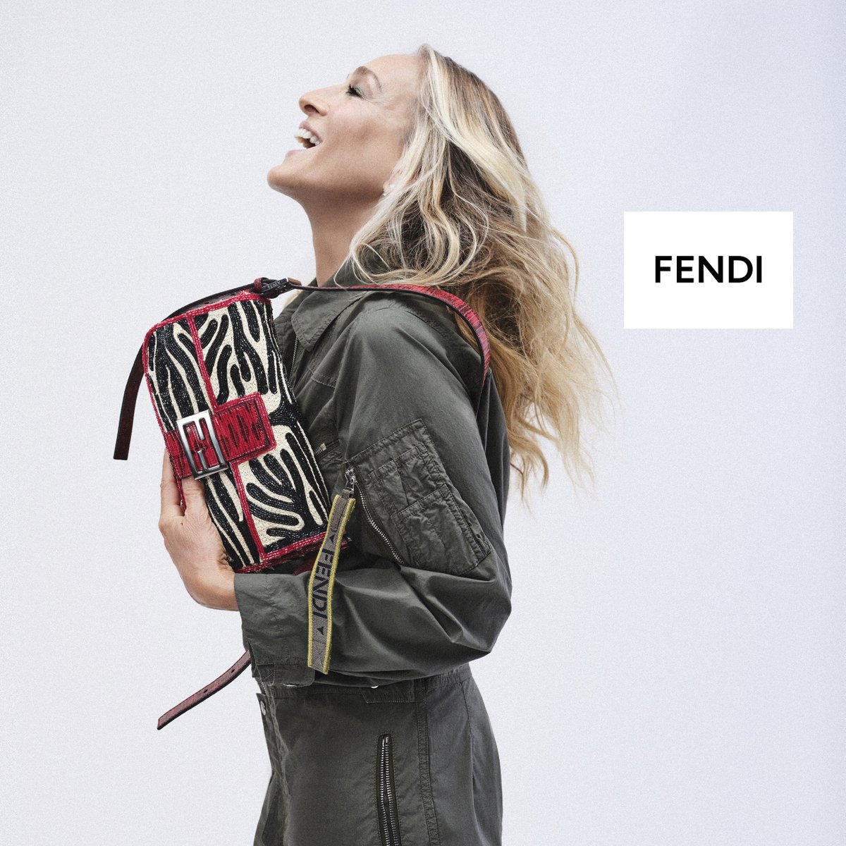 Fendi's tweet photo. Sarah Jessica Parker celebrates the new Baguette® 26424 by Maria Grazia Chiuri https://t.co/OaUKWGUFCX