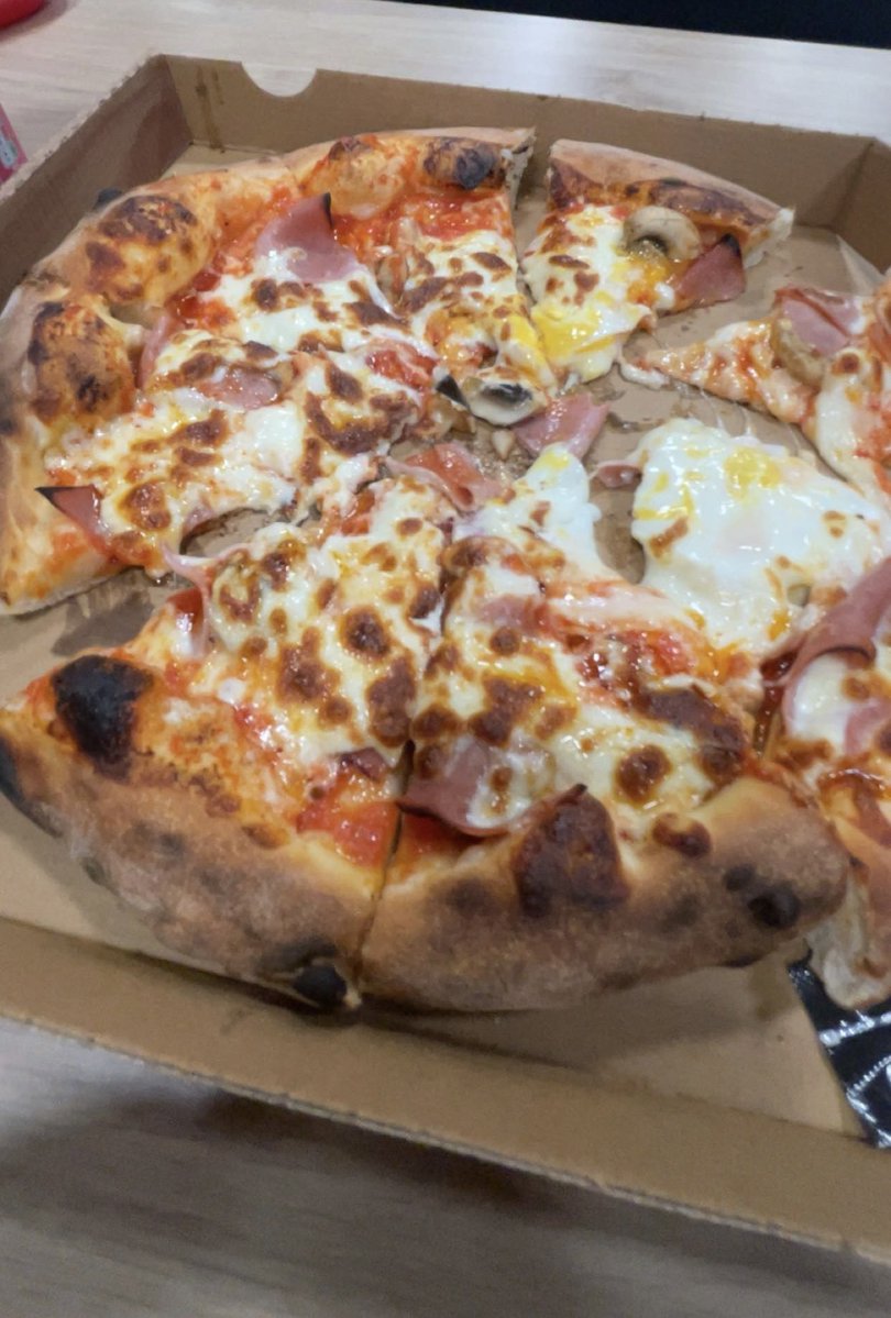 ophepcq's tweet photo. 400 kcal 100g protéines 0 lipides https://t.co/NhgWIDMCbE