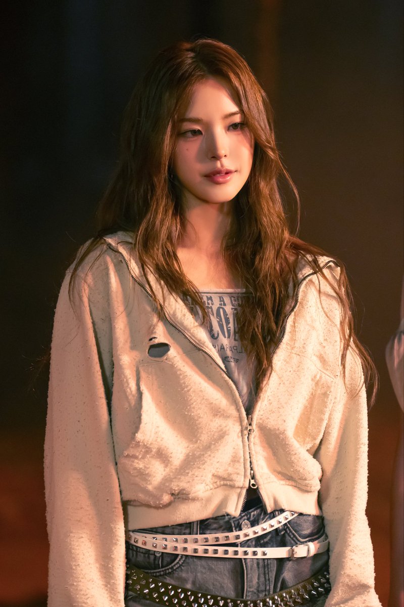 izna_offcl's tweet photo. MV Scene Photo #MAI

izna 3rd Mini Album 'SET THE TEMPO'
https://t.co/JkhlCjhzvo  

#izna #이즈나 #마이
#SET_THE_TEMPO #izna_SET_THE_TEMPO
#METRONOME #izna_METRONOME https://t.co/ocr8GCPrpi