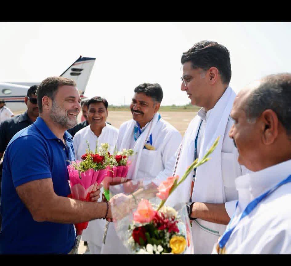 MangilalDoi's tweet photo. कोटा एयरपोर्ट पर पहुँचने पर राहुल गाँधी जी का श्री सचिन पायलेट जी ने स्वागत किया ! @SachinPilot @RahulGandhi #RahulGandhi #SachinPilot https://t.co/NKDjzEZtad