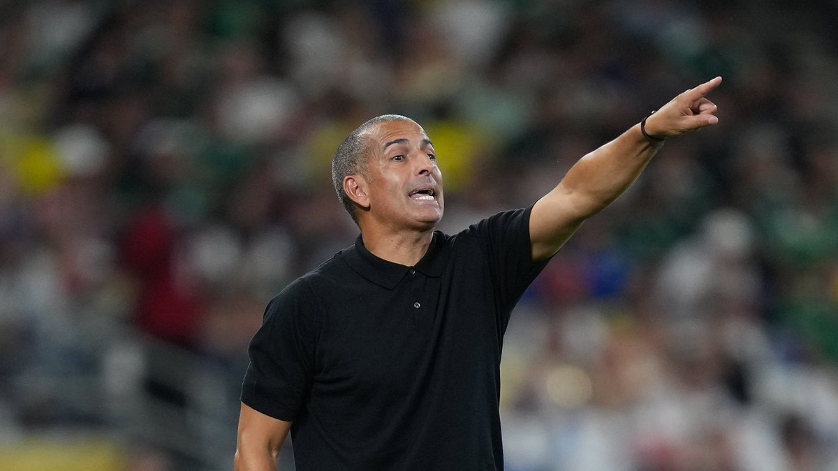 _BeFootball's tweet photo. 🚨 « SI LA FRANCE JOUE À SON VRAI NIVEAU, IL NE DOIT PAS Y AVOIR PHOTO » 🇫🇷

Présent devant France-Sénégal avec Sabri Lamouchi, André-Pierre Gignac estime que les Bleus ont les armes pour faire très mal dans ce Mondial. ⚔️

(@lequipe) https://t.co/qtS93x4qVB