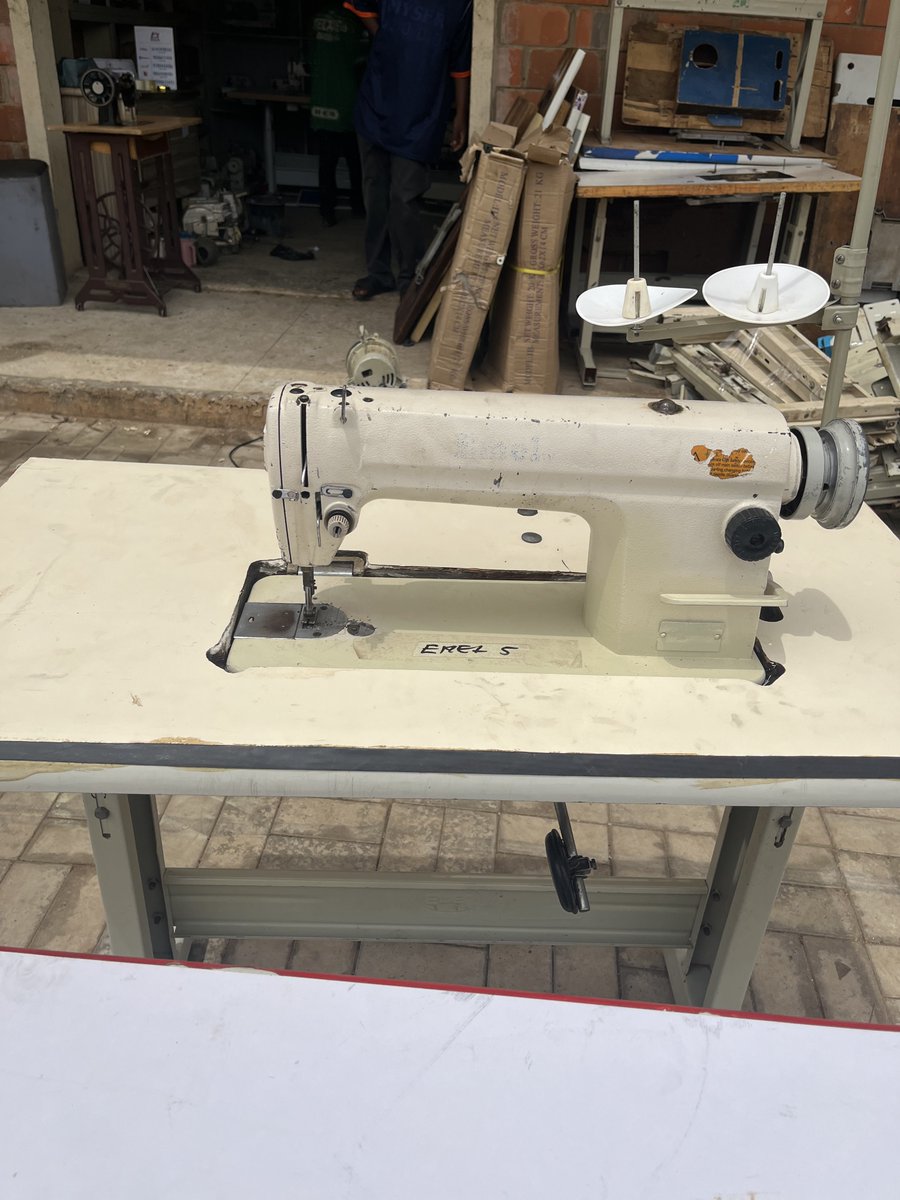 salamah_adam's tweet photo. Fairly used Sewing machines 

1st  200k
2nd  190k
3&amp;4  200k

Kaduna

Dm/ WhatsApp 09034075262. https://t.co/Ml4JJGSj5z