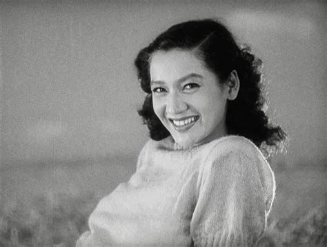 LoveOldMoviez's tweet photo. #SetsukoHara, one of the greatest Japanese film actresses of all time, was #BOTD in 1920. At the age of 42 she retired from filmmaking and spent the rest of her life in privacy. She never married. She died in 2015. "People of the old days, where are they now..." #TokyoStory https://t.co/dkUm1ztpUG