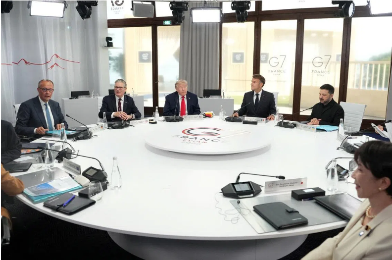 CChang62813's tweet photo. G7では世界情勢が議論される。

だが日本国民が気になるのは外交成果ではない。

原油高でガソリンは上がる。
電気代も上がる。
食品もまた値上げされる。

「国際貢献」の名の下で、なぜ毎回そのツケを国民が払わなければならないのか。

#G7 #中東情勢 #原油高 #物価高 #家計危機 #日本経済 https://t.co/Fz6pajFgGx