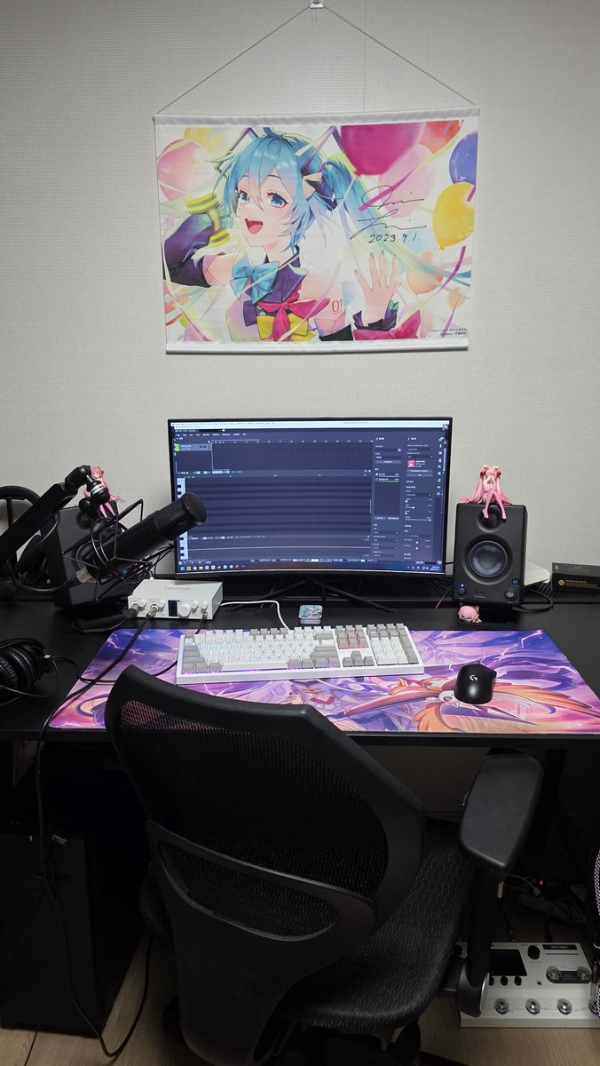 ichini07's tweet photo. #平均的ボカロpの作業環境
スピーカーはほとんど使わないけど新しいもの買いたい https://t.co/wiFv8eQSz9