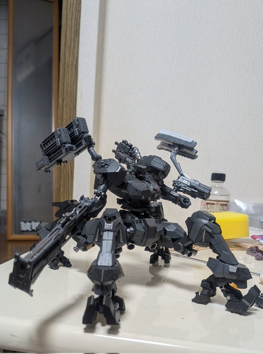 tk_kobocho's tweet photo. 太陽守の溜め展開状態再現した！
あとは塗装だ~✨️ https://t.co/lWRA2cPvNX