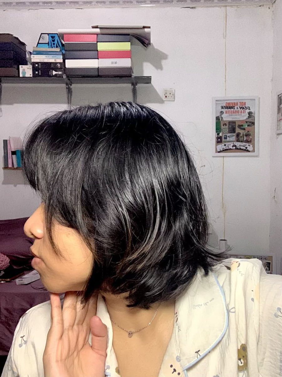 peacywithcy's tweet photo. Day 1 nyobain hair mask yang bikin rambut aku langsung smooth and shiny✨ https://t.co/7WGAvkAgYL