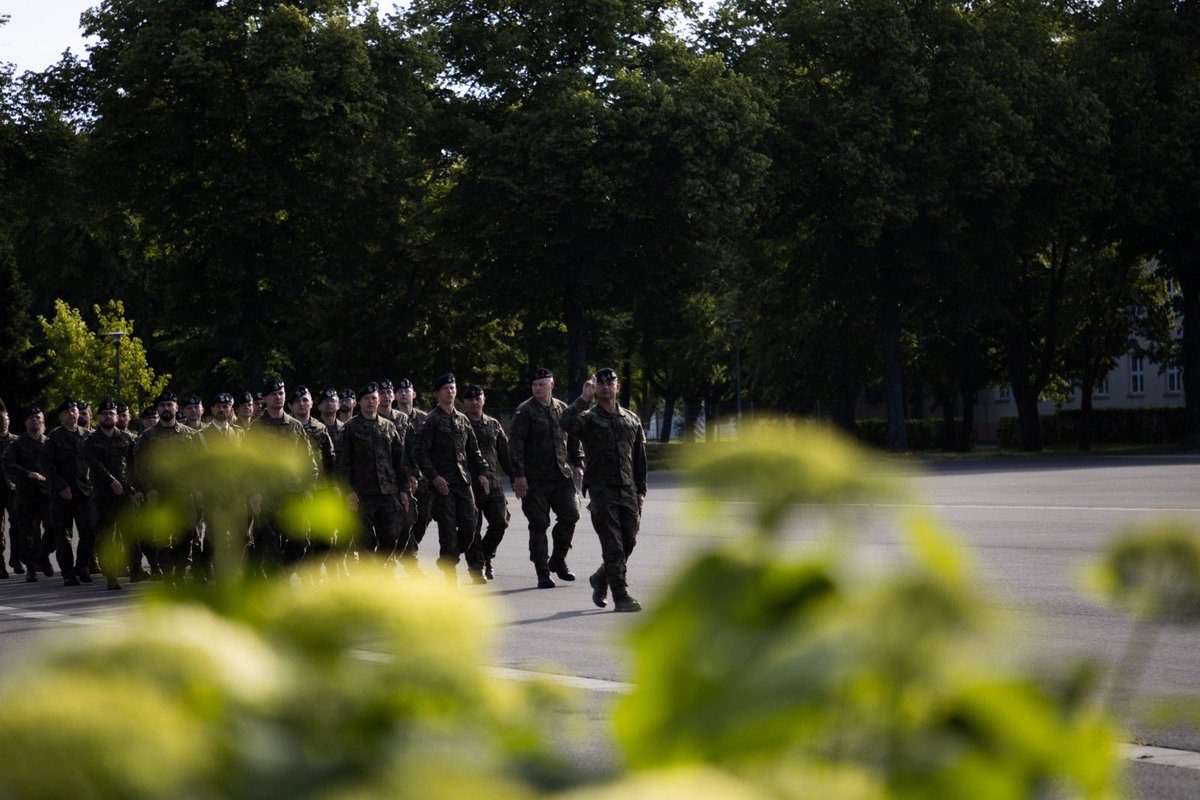 17WBZ's tweet photo. #ŚwiętoWojskPancernychIZmechanizowanych

🇵🇱 17 czerwca – nasze święto!
To dobry moment, by na chwilę zwolnić.

Zmechanolskie pozdrowienia i wszystkiego najlepszego dla wszystkich pancerniaków i zmechanizowanych! https://t.co/TpEZGnIsHv
