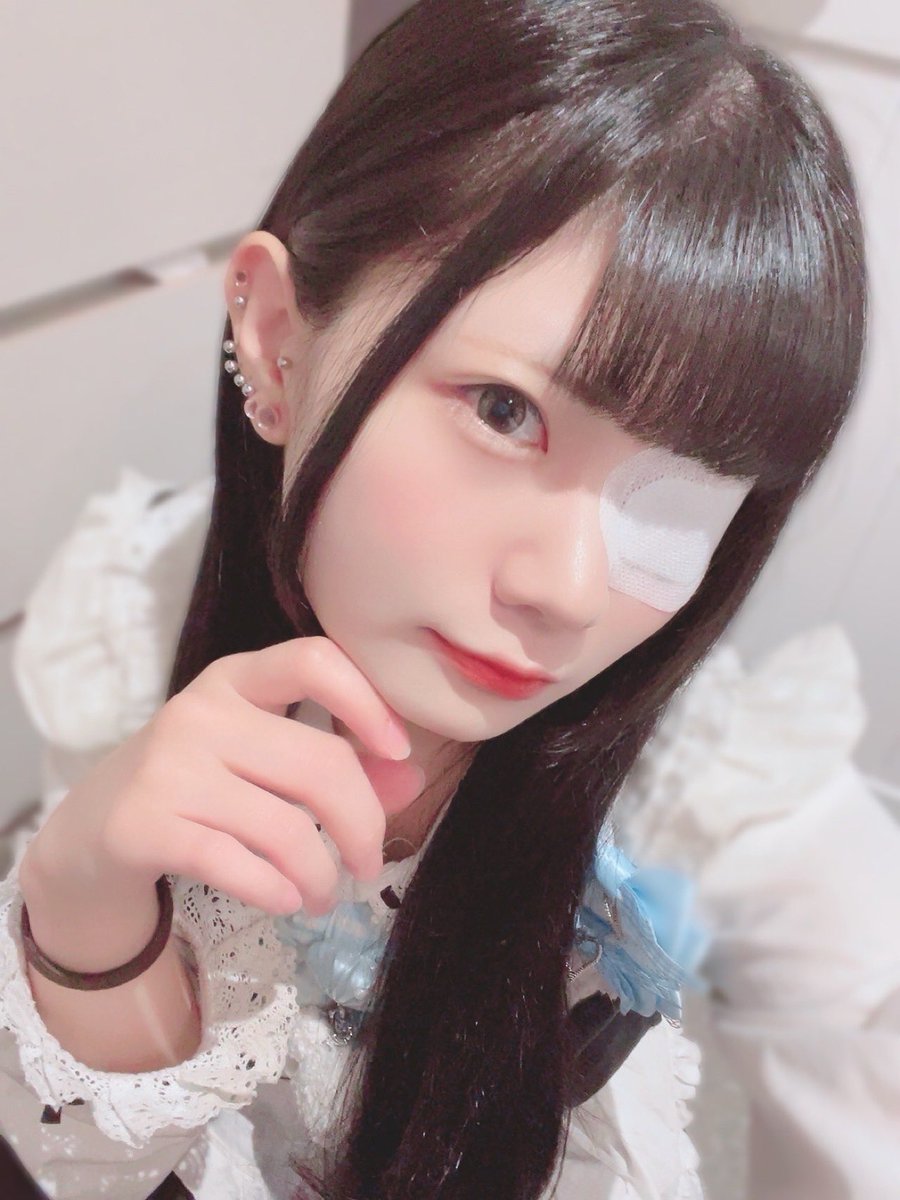 Ank__Noa's tweet photo. 19-23❣️
右目がバチボコに腫れてしまったので第三の目が開眼するかも、、😌👀 https://t.co/84ab1UrlpQ
