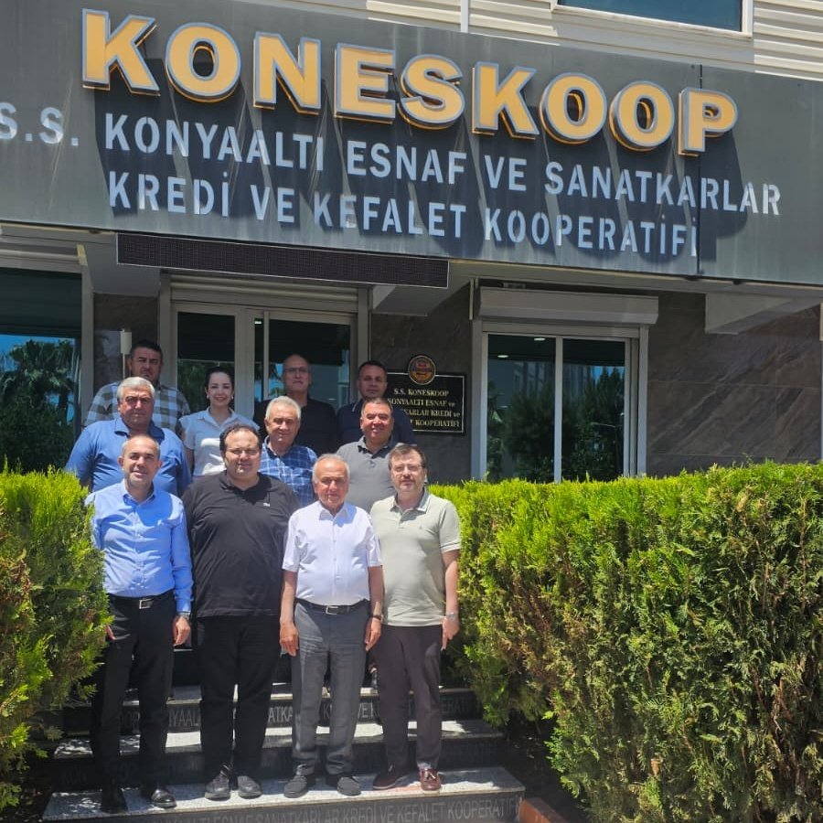 Ateknokent's tweet photo. Genel Müdürümüz Dr. @ibrahim___yavuz, Konyaaltı Esnaf ve Sanatkarlar Kredi ve Kefalet Kooperatifi (@KONESKOOP) tarafından düzenlenen kahvaltıya davetli olarak katıldı. Başkan @duralikolpak ve yönetim kurulu üyeleri ile gerçekleştirilen görüşmede, iş birliği imkanları, ortak faaliyet alanları ve yürütülecek projelere ilişkin değerlendirmeler yapıldı.

Nazik davetleri için KONESKOOP Başkanı Durali Kolpak’a ve yönetim kurulu üyelerine teşekkür ederiz.